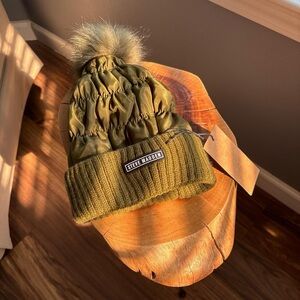 BRAND NEW Steve Madden Olive Green Pom-Pom Beanie